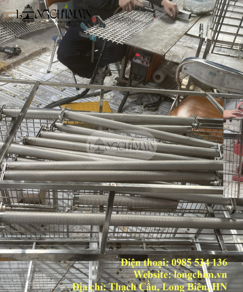 Five-Compartment 304 Stainless Steel Parrot Cage System 16 304 stainless steel parrot cage system with a clear acrylic back
