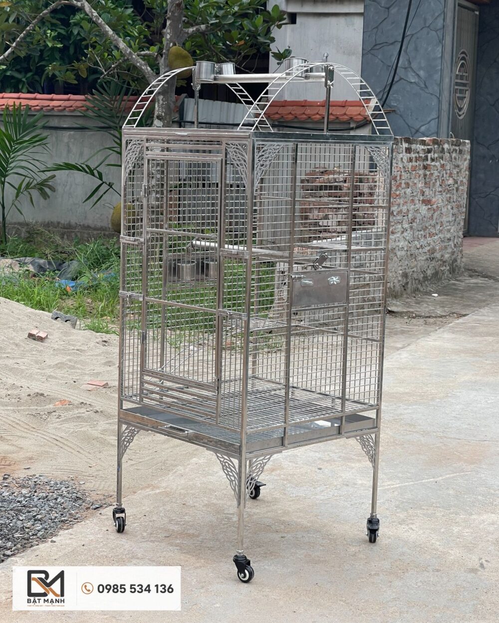 Lồng Vẹt Inox 304: Kích Thước, Mẫu Thật Và Giá 2026 2 Lồng vẹt inox 304 dáng đứng 60 x 60 x 150 cm do xưởng Bật Mạnh sản xuất