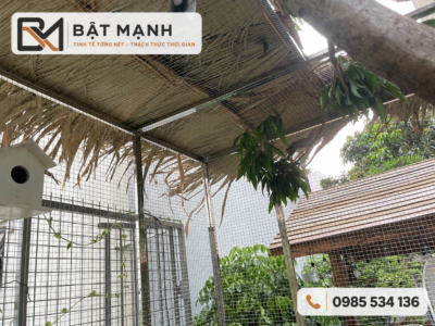 Chi tiết lưới mái và lớp phủ che nắng lồng avi sân vườn